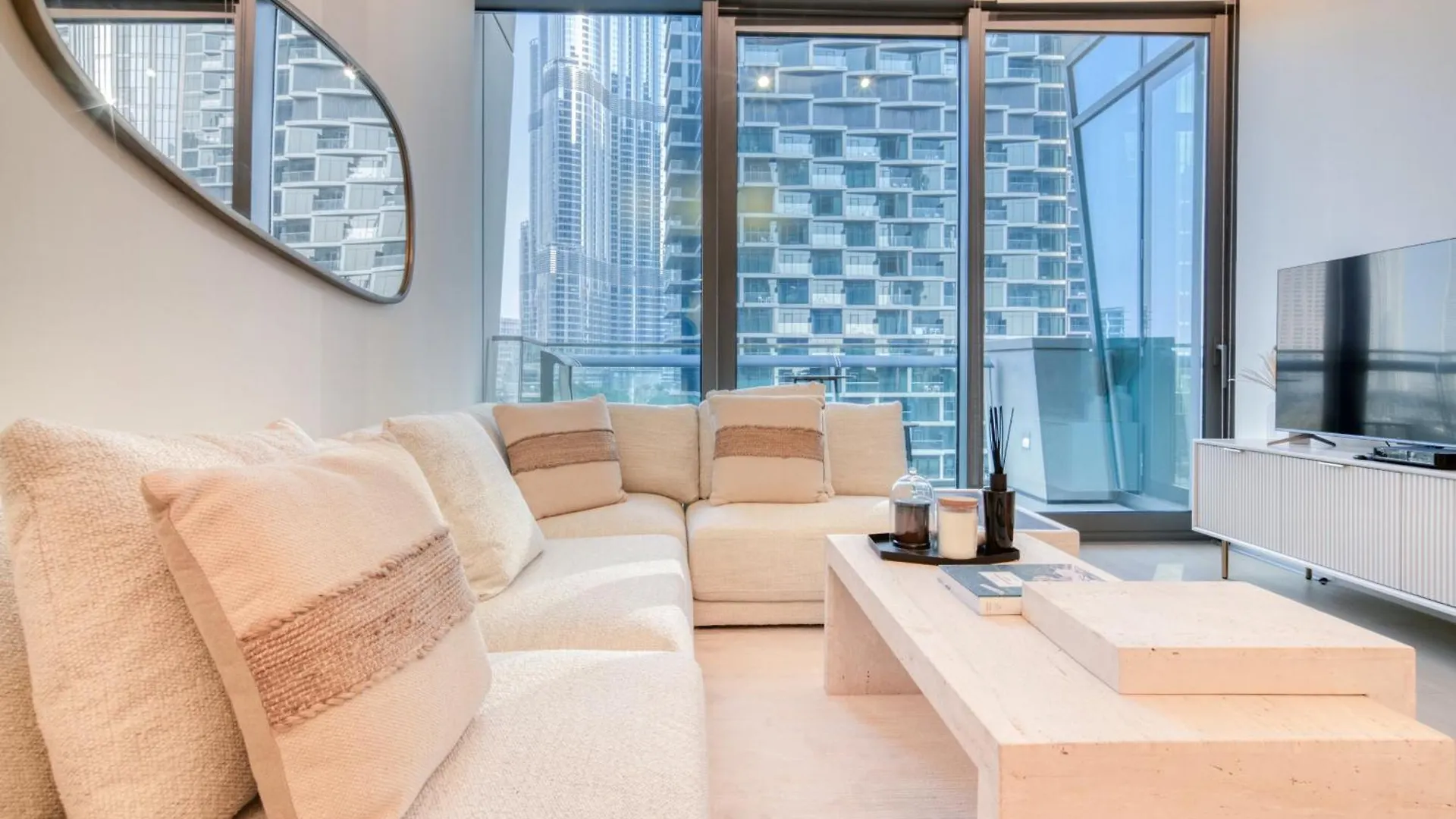 Apartment Burj Vista, Downtown Dubai - Burj Khalifa View - Mint Stay